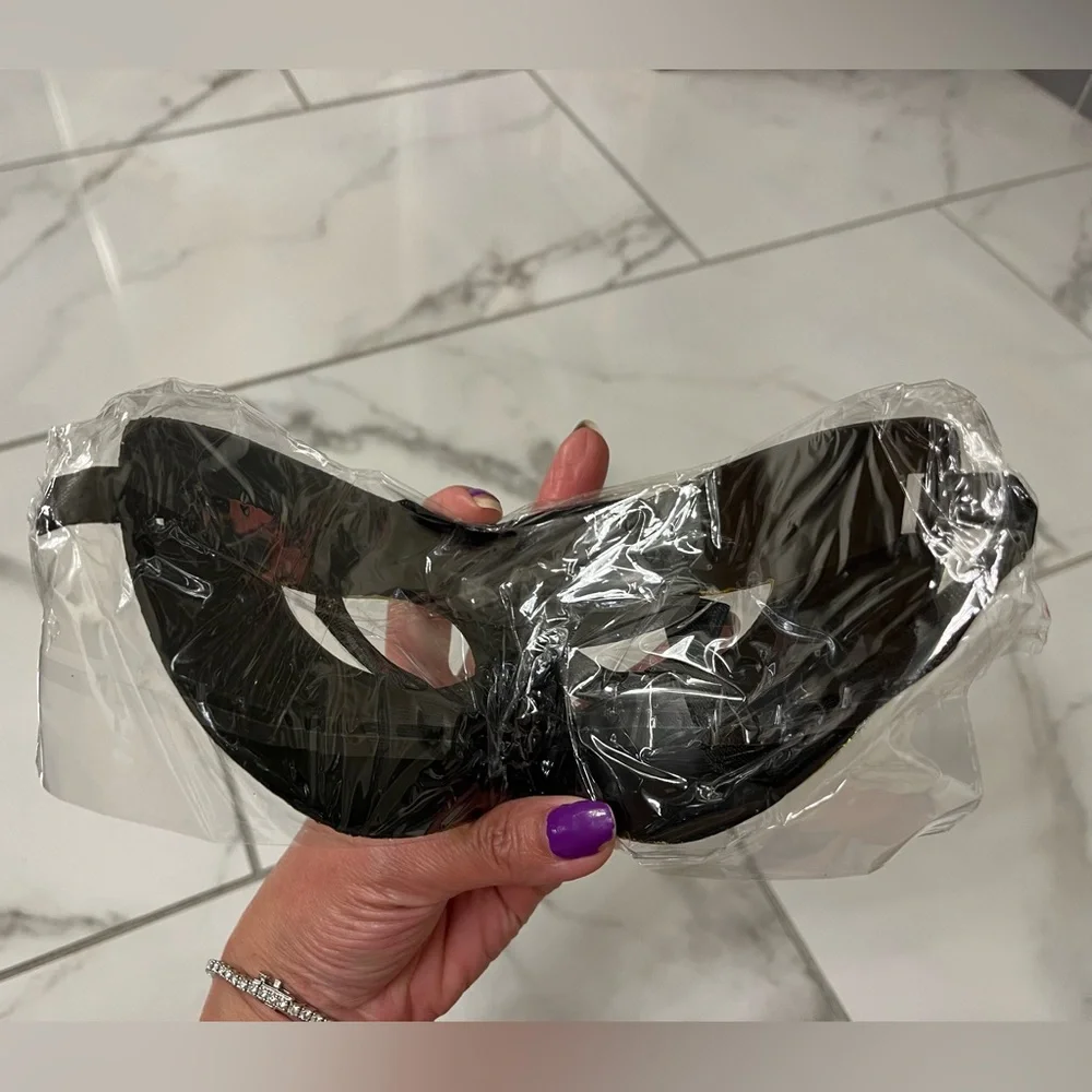 Gold Venetian-Style Men's Face Mask - Unbranded